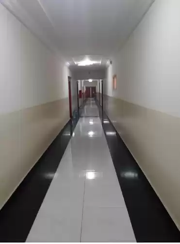 Жилой Готовая недвижимость 2 спальни Н/Ф Квартира  в аренду в Аль-Садд , Доха #7719 - 1  image 